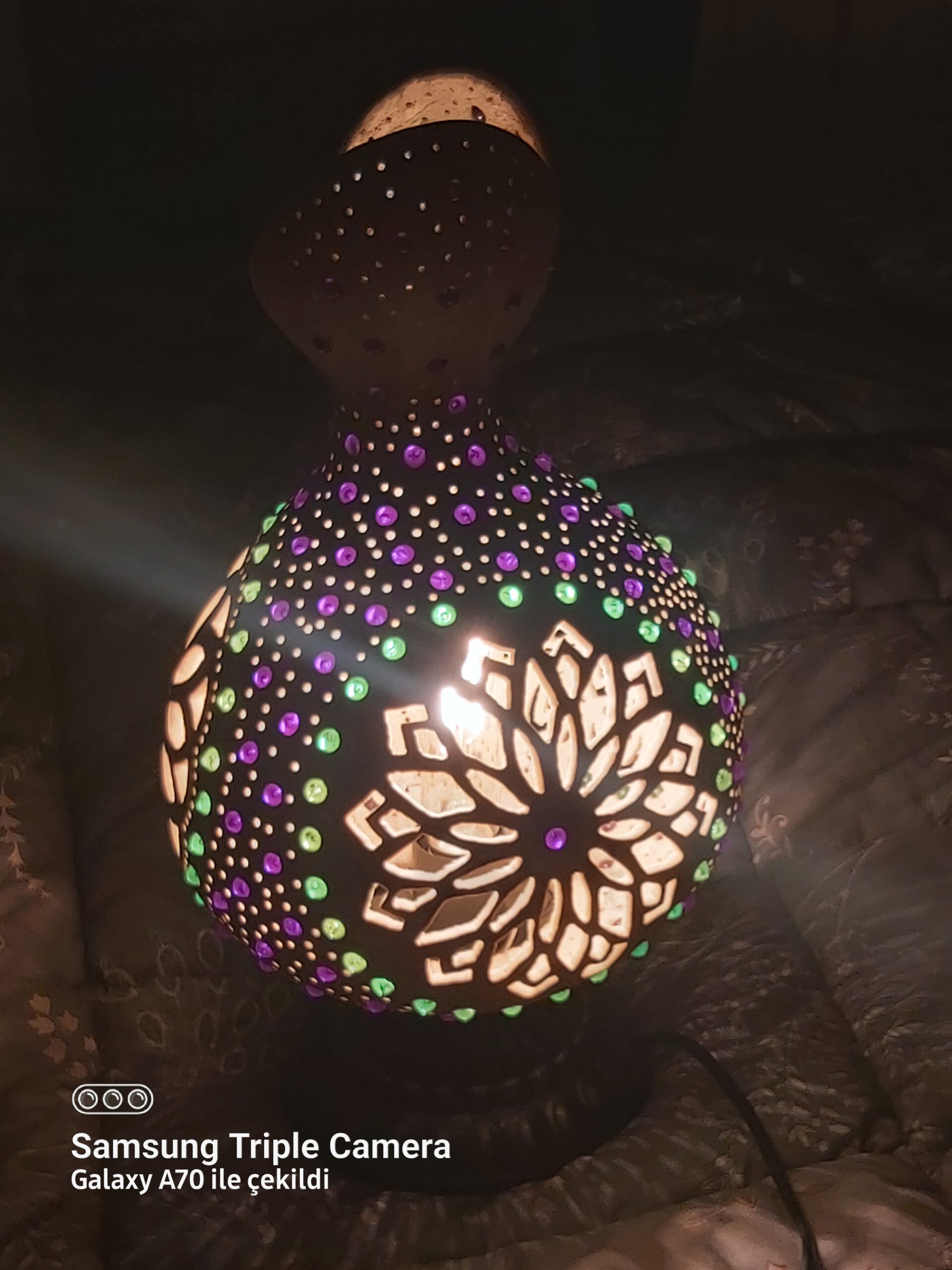 Mandala Motifli & Renkli Boncuklu Özel Tasarım Su Kabağı Masa Lambası - Görsel 3